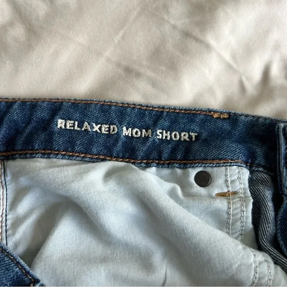 American Eagle Relaxed Mom Shorts - Picture 6 of 7